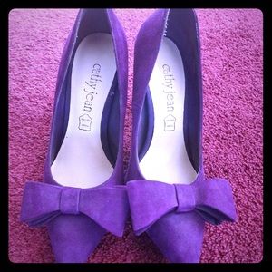 Cathy Jean Purple suede heels